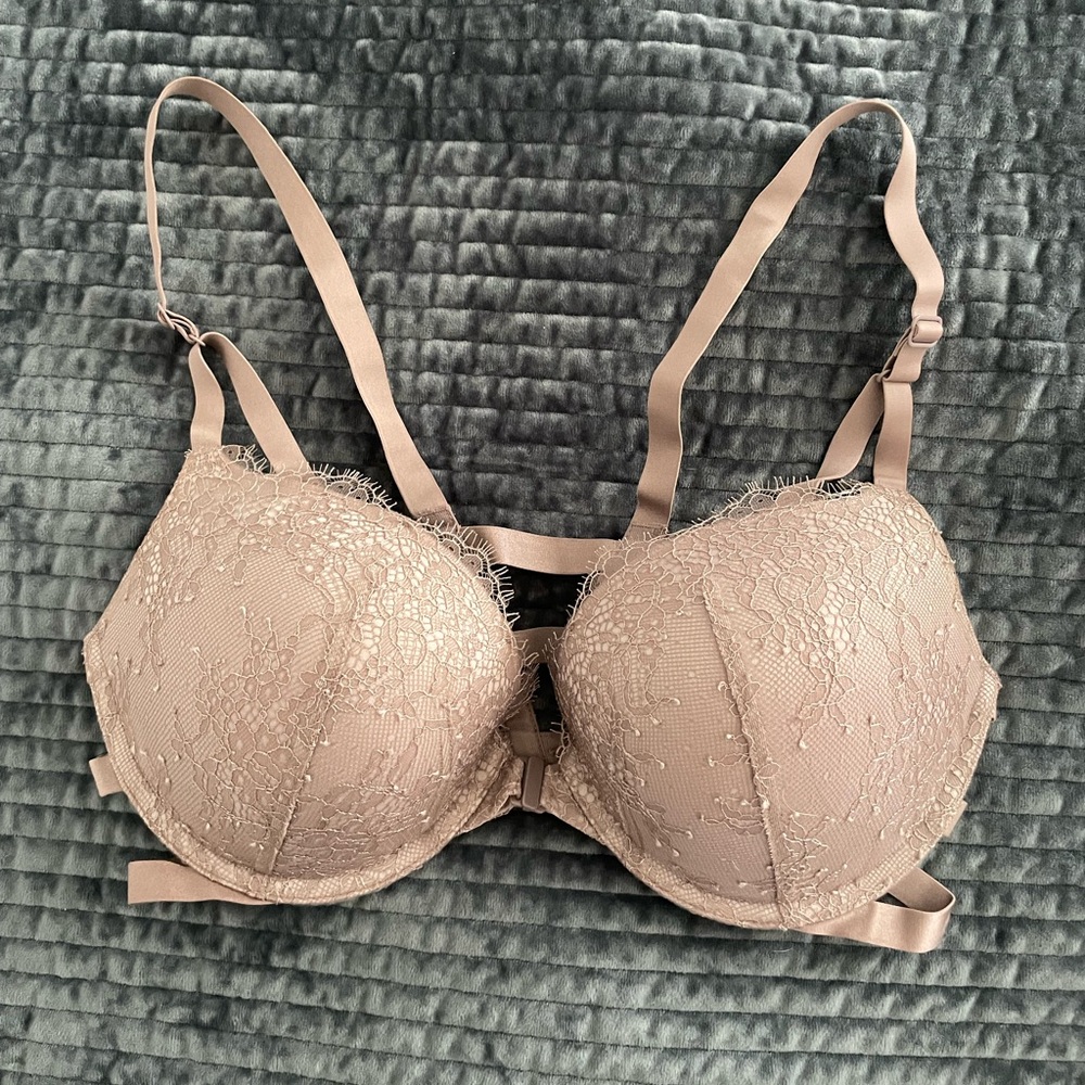 Victoria’s Secret bra 34D